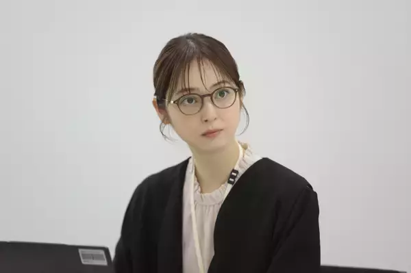 佐々木希、ヒロイン・岡崎紗絵を支える“秘書役”　『告白－25年目の秘密－』キャラクター紹介（2）【コメント全文】