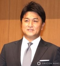 高橋由伸、イタリア高級車との“イケオジ”カットに反響「マセラティが似合う」「ヴィジュアル優勝」「ドライブ連れてって」