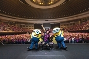 LiSA、ツアーファイナルにミニオンズがサプライズ登場　最新作の吹替出演を生発表「ハリウッド女優役！頑張りますね！」