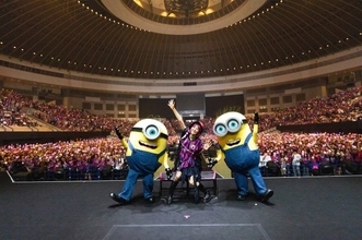 LiSA、ツアーファイナルにミニオンズがサプライズ登場　最新作の吹替出演を生発表「ハリウッド女優役！頑張りますね！」