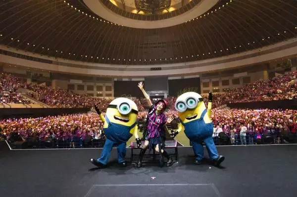 LiSA、ツアーファイナルにミニオンズがサプライズ登場　最新作の吹替出演を生発表「ハリウッド女優役！頑張りますね！」