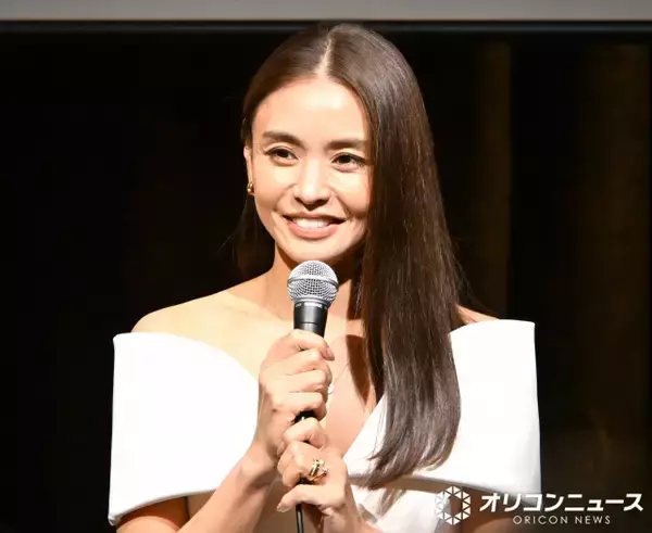 滝沢眞規子「もうすぐクリスマスになる」　モデル業スタートでせっかちにも磨きがかかる