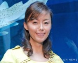 53歳・田中律子、美ヒップのぞかせサーフィン満喫「水着だッ」「素晴らしいシルエットだわさぁ～」