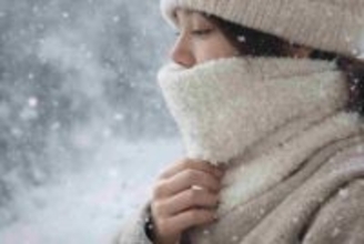 「重ね着より効く？」「厚着してもまだ寒い」体感温度が変わるしっかり“首元防寒”するネックウォーマー