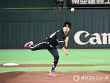 「なにわ男子・藤原丈一郎、始球式でノーバンできず悔しげ　自己採点は72.8点で「ナニワにしておきます」」の画像1
