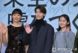 元乃木坂46・1期生の伊藤万理華＆深川麻衣、映画共演でより仲深まる　きのうも一緒に散歩へ「まいまいの犬と仲良くなりたい」