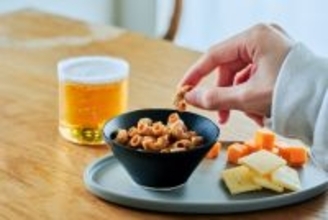糖質23％オフの堅あげ食感、ZENBパスタスナックに新味“ブラックペッパー味”