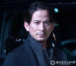 岡田准一、愛車は英国“高級SUV”「僕にとっての理想」　アンバサダー就任に感激
