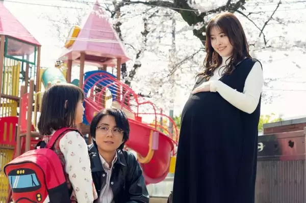 「まってえぐい、救いようがなさすぎる」夫＆母に振り回され、お腹の赤ちゃんまで…　宮澤エマ“アサ”の境遇に反響「残酷すぎる悲しい」『産まない女はダメですか？』第12話【ネタバレあり】
