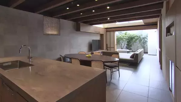 “柱の無い35畳大のLDK”　水音が聞こえる中庭テラス一体の家『渡辺篤史の建もの探訪』