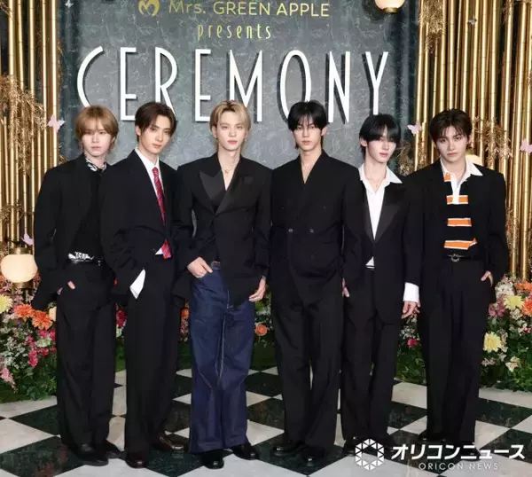 TWS、さわやかにグリーンカーペット登場「はじめまして～！」　スタイリッシュなスーツ姿披露【Mrs. GREEN APPLE presents『CEREMONY』】