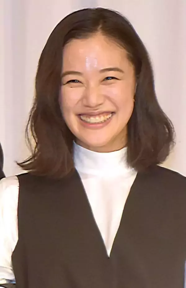 蒼井優、『ラヴィット！』“5分間限定”生出演　午前8時5分に絶叫「南海キャンディーズ！（笑）」→冷凍餃子を手に退出