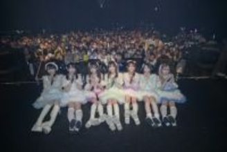 佐久間宣行プロデュース・ラフ×ラフ、初の全国ライブハウスツアー完走　千秋楽に誕生日の佐久間にサプライズ演出も