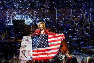 YOSHIKI、3度目の頸椎手術から復活　ロサンゼルスでスタンディングオベーション　豪華共演も続々【レポート＆セットリスト】