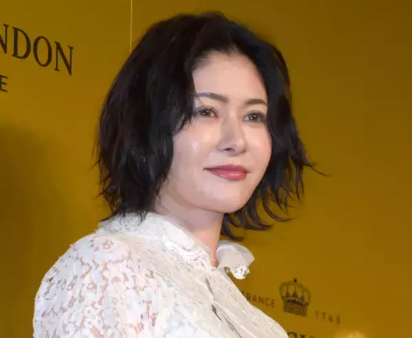 「真木よう子、自身のバスト事情赤裸々に語る「あれっ？っていうところまで」」の画像