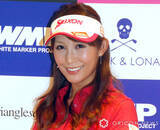 「プロゴルファー・金田久美子、南国ハワイで開放的に「足出しがち」　ショーパン姿の“レアな”私服ショットに反響「脚長!!」「スタイル抜群」「モデルみたいです」」の画像1