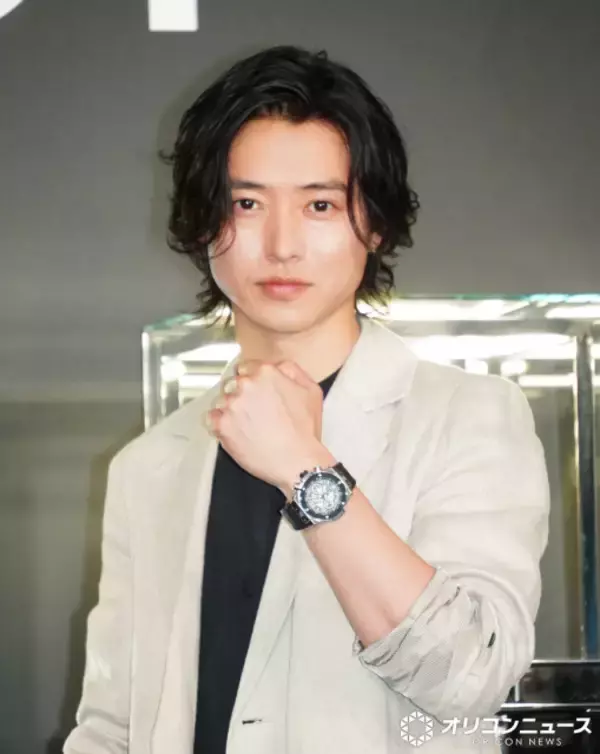 山崎賢人、300万円超の高級時計にうっとり「かっこいいですよね」　俳優としての原動力も語る