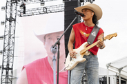 平井 大、強風中止を乗り越えビーチライブ開催「青い空しか見えない！」