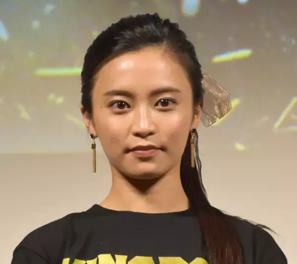 小島瑠璃子、ピンク髪公開で反響「似合ってて可愛い」「こじるり最高」