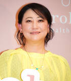 「友近、体調不良でレギュラーラジオ欠席　“代役”がメッセージ「友近さん温かいもん食べて安静にしてねー」」の画像1