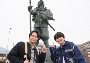 同級生コンビ・深澤辰哉＆磯村勇斗、群馬・沼田市の“ボロいい宿”へ　櫻坂46・的野美青＆山下瞳月は築100年の古民家ロケ