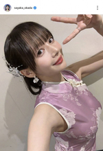岡田紗佳、“ぴったり”ボディラインあらわな衣装＆美ワキ披露「上から見るのもいいですなぁ」「挑発しまくり」