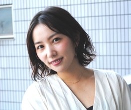 徳永えり、“別人みたい”な近況ショット　おでこ全開＆ニット姿で雰囲気がらり