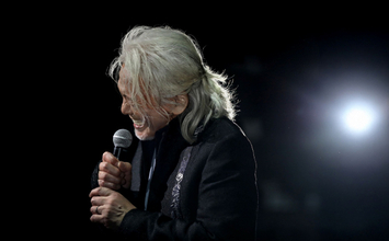 玉置浩二、billboard classics10周年記念ブック発売決定　未公開カット＆DVD付き特別仕様に