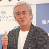 「寺島進、5ヶ月ぶり“愛車”と再会「手術を終え、無事に退院」　約35年前の日産“最高級セダン”に反響「お似合い」「ノーマルなのもめちゃいい」」の画像1