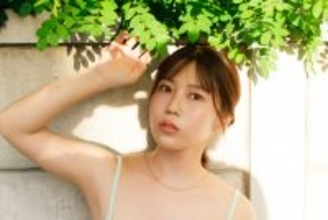 ウエスト55cm“超2次元ボディ”伊織いお、『FRIDAY』グラビア登場「友人の結婚式から帰宅して…というシチュエーションが生々しい」