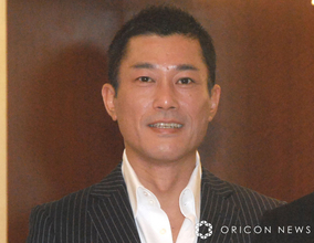 逸見太郎、元フジアナの父・逸見政孝さんとのなつかしい親子2ショットを披露「とてもいい写真ですね!!」「お父さんのこと知れて嬉しいです」