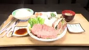 『オモウマい店』A5ランクの「常陸牛焼肉定食」、小鉢3種付き1650円　建築会社経営→5年前に創業