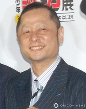 ゆでたまご嶋田隆司氏、左膝の手術直後の姿を公開「痛みにのたうちまわっております」