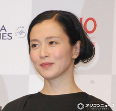 「今でも大切な仲間です」坂井真紀、松下由樹＆八嶋智人との“ミラクルタイプ3ショット”披露　ファン歓喜「胸アツ」「私の青春です」