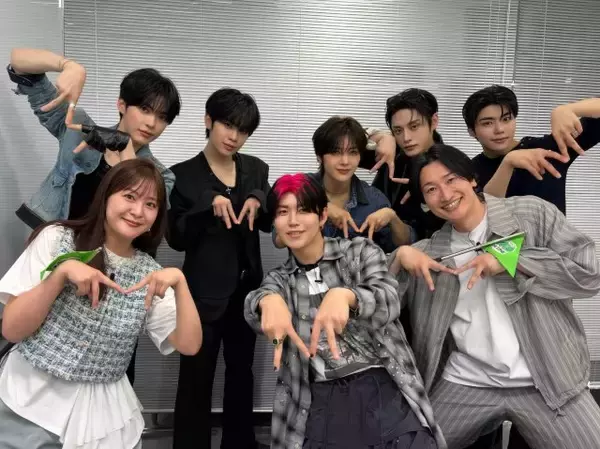 ZEROBASEONE、韓国歌番組『M COUNTDOWN』収録現場に潜入　Mrs. GREEN APPLE・若井滉斗ら感心