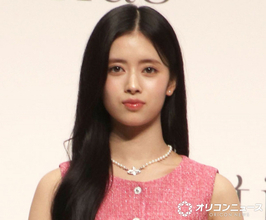 NiziU・RIMA、印象ガラリなイメチェン姿に絶賛の声　父・Zeebraも驚き「ママかと思った！すご」　母はモデル・中林美和