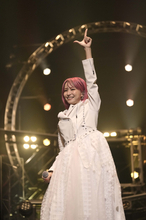 LiSA、約2年ぶり全国ホールツアーが終了　4月から15周年イヤーに突入