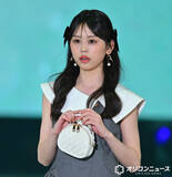 「“カジサック”の娘・梶原叶渚、『ガルアワ』清楚なお嬢様ファッションでランウェイ」の画像1