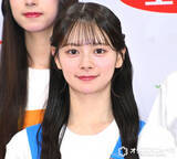 「「正規メンバーになって数ヶ月」AKB48新センター伊藤百花に総監督も驚き「こんなに急成長してくれるとは」」の画像1