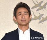 「58歳・江口洋介、“イケオジ”の雰囲気漂うオフショット「大人の雰囲気がエモすぎ」「絵になる」　ギャップに絶賛の嵐」の画像1