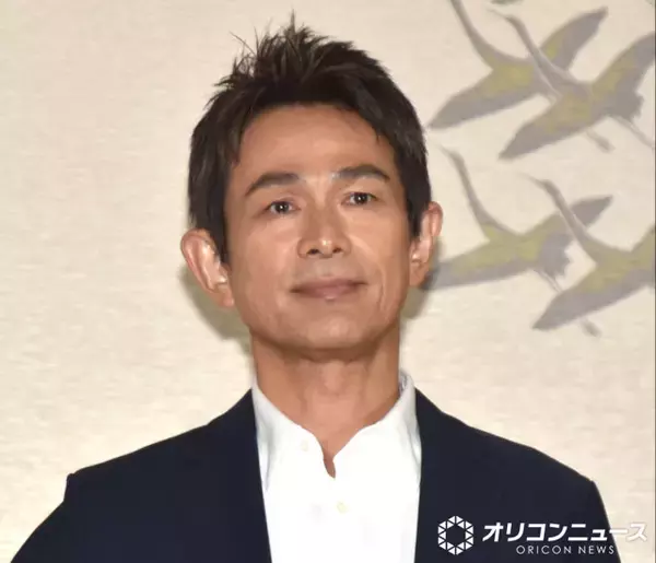 58歳・江口洋介、“イケオジ”の雰囲気漂うオフショット「大人の雰囲気がエモすぎ」「絵になる」　ギャップに絶賛の嵐