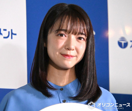 上白石萌音「灰色って200色あんねん」　モノトーンのコラボメニューを必死にアピール