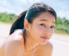 グラビア界の超新星・虹咲カリナ1stDVD発売、ブラジリアン柔術で鍛えた健康美ボディと雨上がりの空のように澄んだ笑顔を公開