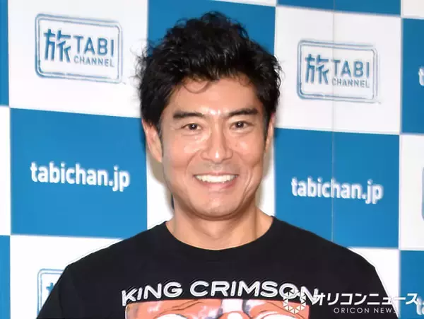 高嶋政宏、妻のシルビア・グラブが久々夫婦2ショット公開　密着した“ラブラブ”な姿に反響「顔が似てます」