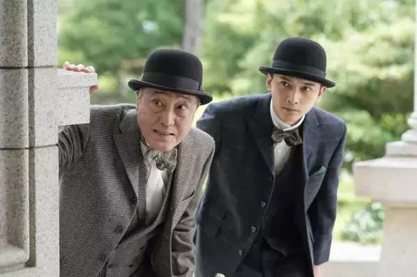 『ばけばけ』錦織、ランデブーを陰から見張る　第45回場面カット