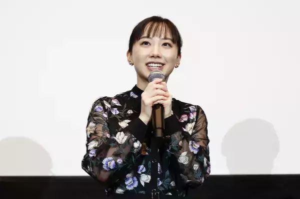 芦田愛菜が“なかなか出すことのない声”「体当たりで演じさせていただきました」　『果てしなきスカーレット』大阪舞台あいさつ