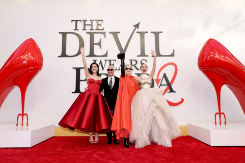『プラダを着た悪魔２』NYワールドプレミア　メリル・ストリープ＆アン・ハサウェイ、レディー・ガガ登場に大歓声