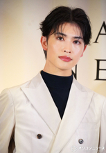 増子敦貴、アンミカをアシスト「緊張しました」　ギフト選びに苦戦「数学よりも難しい」