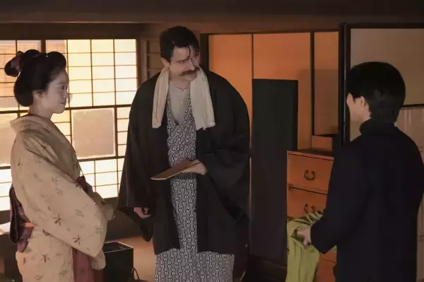 『ばけばけ』トキ、松江の寒さに震えるヘブンを温めながら見守る　第46回場面カット