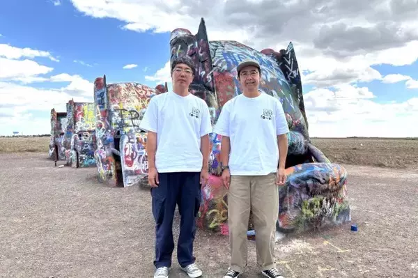 “伝説のトヨタ車”衝撃の購入価格におぎやはぎ言葉を失う　米・自動車博物館オーナーのコレクション